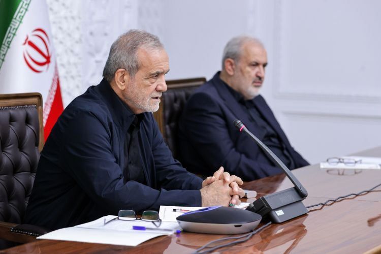 بهره‌برداری و آغاز عملیات اجرایی ۶۵۰ مگاوات نیروگاه خورشیدی در کشور 